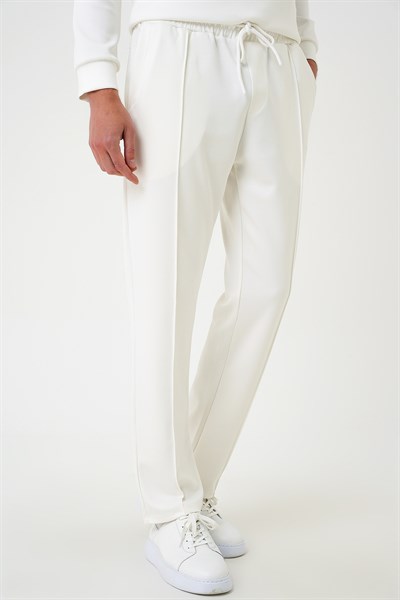 Slim Fit Önden Pens Detaylı Yan Cep %97 Pamuk Ekru Jogger Pantolon ATP 034