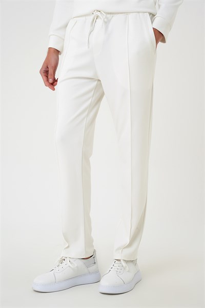 Slim Fit Önden Pens Detaylı Yan Cep %97 Pamuk Ekru Jogger Pantolon ATP 034