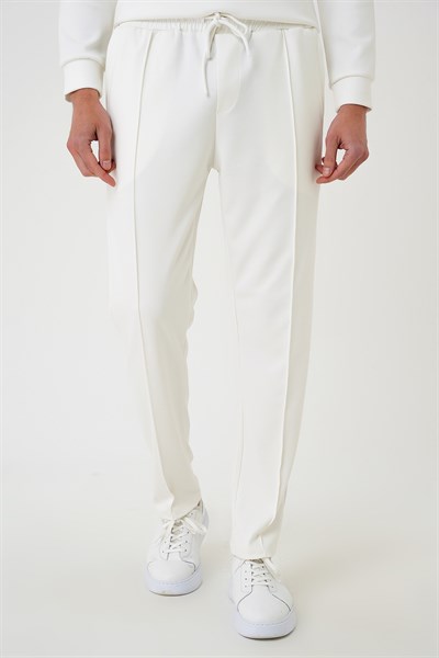 Slim Fit Önden Pens Detaylı Yan Cep %97 Pamuk Ekru Jogger Pantolon ATP 034