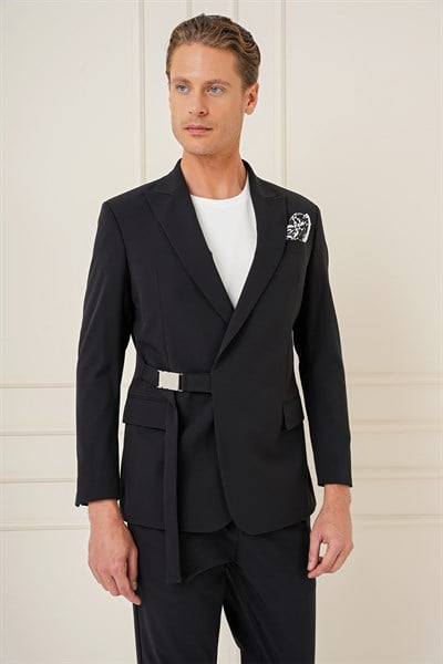 Slim Fit Sivri Yaka Esnek Önden Kemerli ve Tokalı Tasarım Siyah Ceket C 688