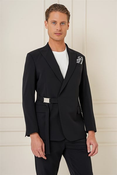 Slim Fit Sivri Yaka Esnek Önden Kemerli ve Tokalı Tasarım Siyah Ceket C 688
