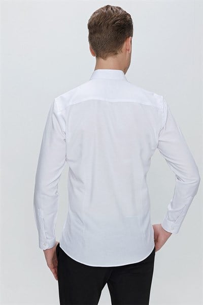 Slim Fit Yaka Zincirli ve Düğmeli Pamuklu Beyaz Gömlek GK 664