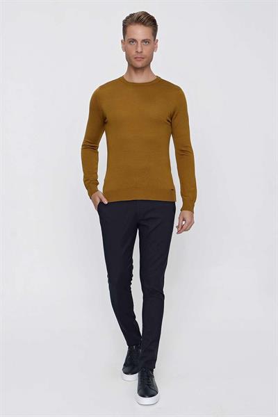TR 840 Slim Fit Tütün Klasik Triko