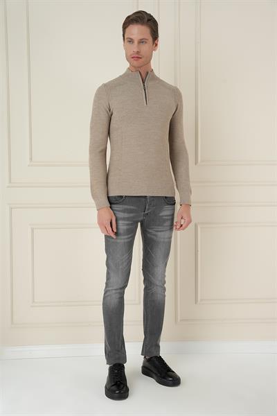 Slim Fit Dokuma Desenli Fermuarlı Yarım Balıkçı Yünlü Vizon Triko Kazak TR 893
