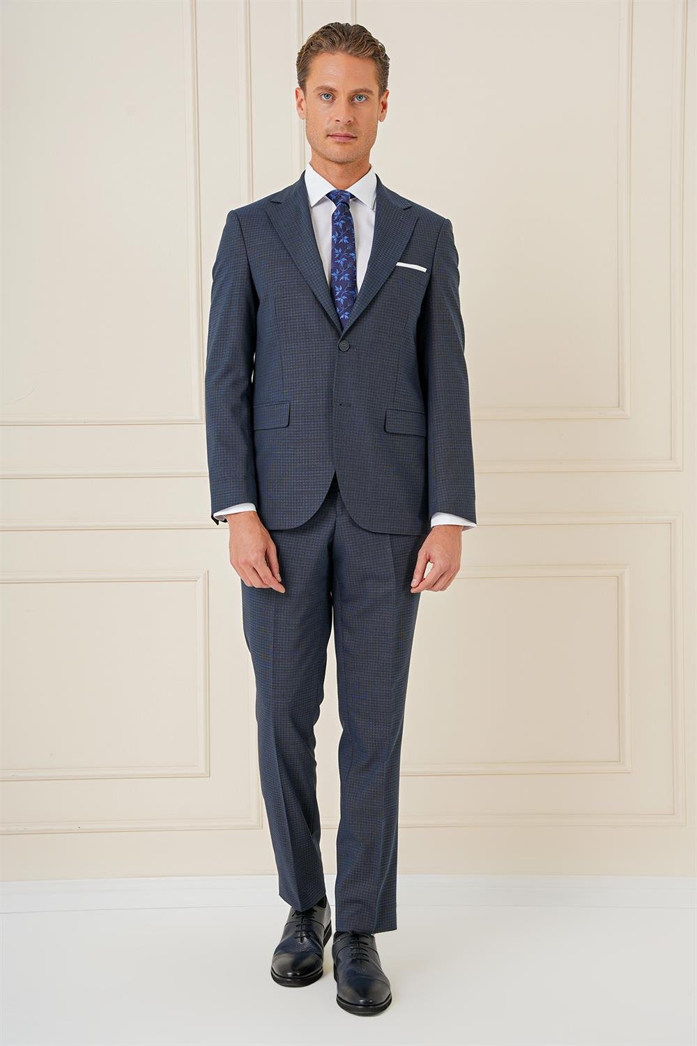 093 Slim Fit Kazayağı Desenli %100 Yün Klasik Lacivert Takım Elbise