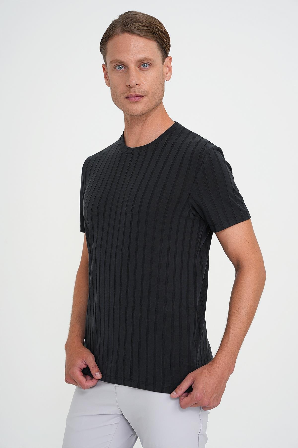 Comfort Fit Bisiklet Yaka Fitilli Kısa Kol Siyah Tişört Ts 909_3