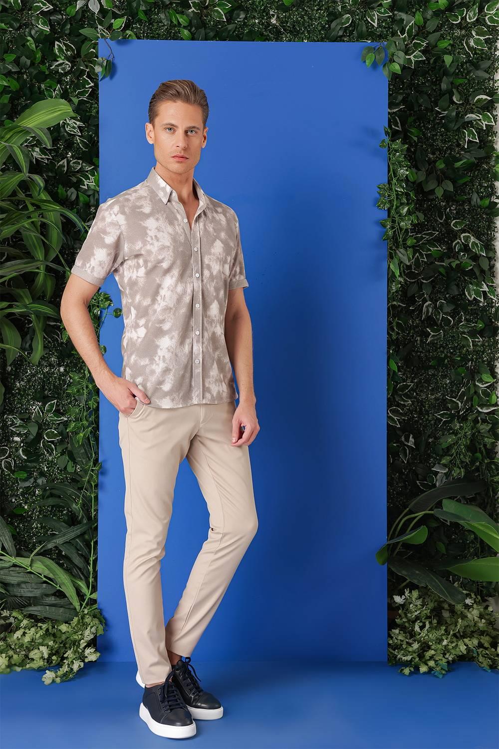 G 1502 Slim Fit Düğmeli Yaka Batik Desenli Kısa Kol Pamuk Bej Gömlek