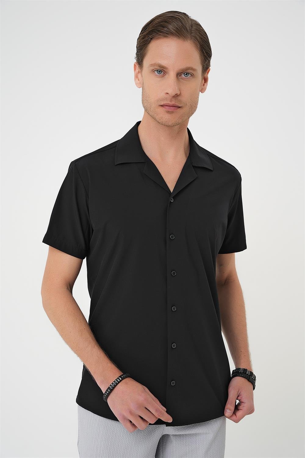 G 1589 Slim Fit Apaş Yaka Kısa Kol Esnek Casuel Siyah Gömlek 