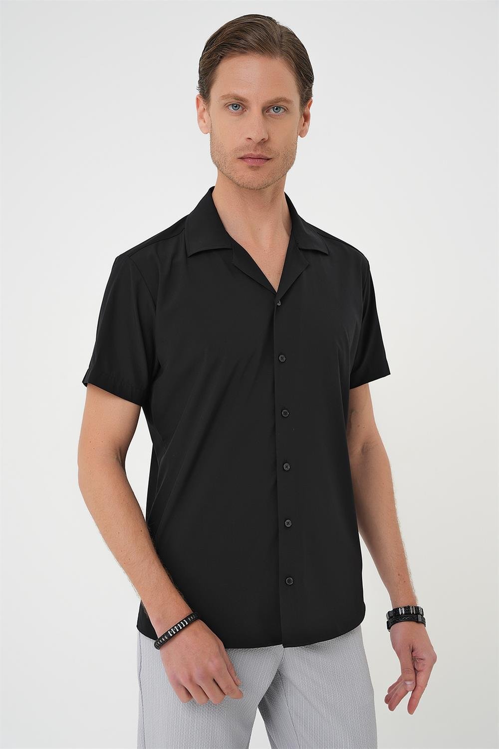 G 1589 Slim Fit Apaş Yaka Kısa Kol Esnek Casuel Siyah Gömlek 