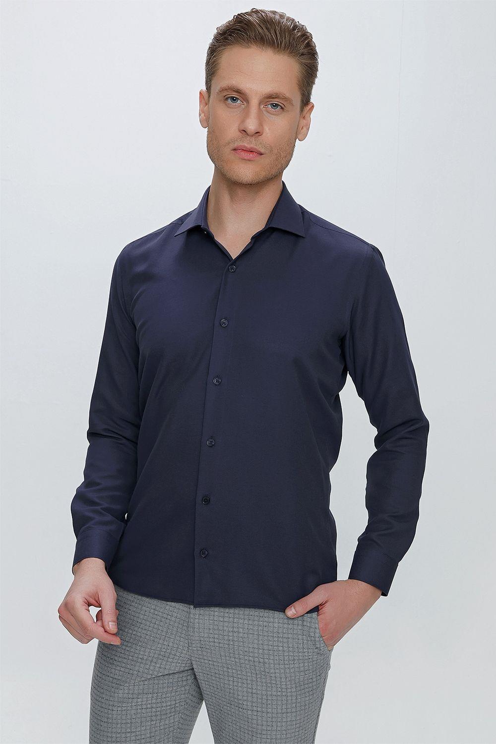 GK 673 Slim Fit Lacivert Klasik Gömlek