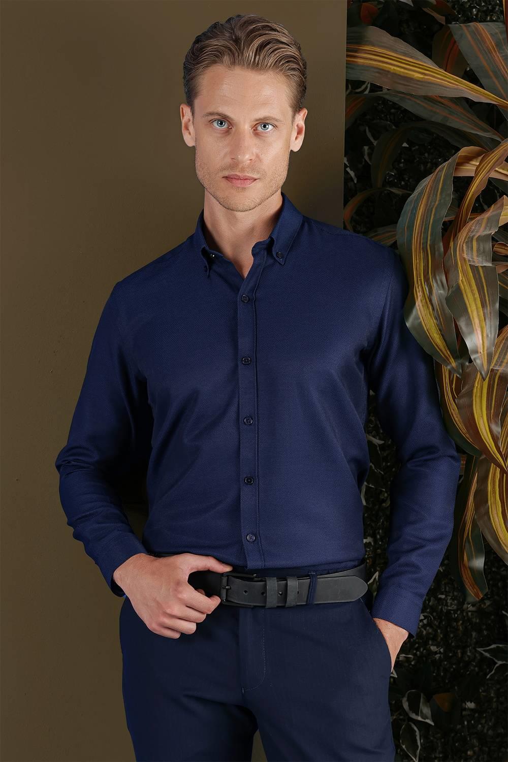 GK 686 Slim Fit Lacivert Klasik Gömlek