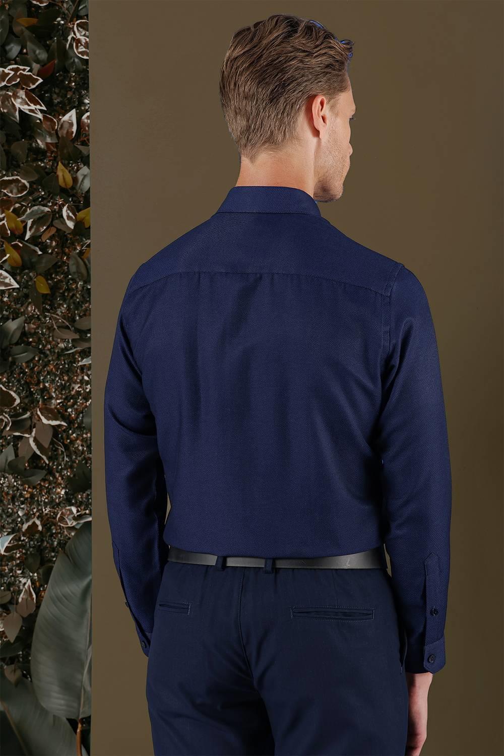 GK 686 Slim Fit Lacivert Klasik Gömlek