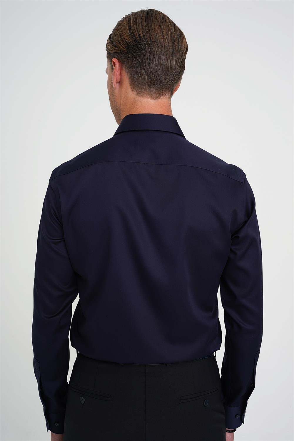 GK 734 Slim Fit Lacivert Klasik Gömlek
