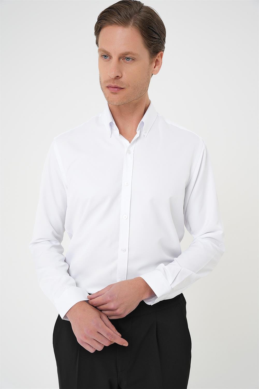 Gk 736 Slim Fit Düğmeli Yaka Pamuklu Klasik Beyaz Gömlek