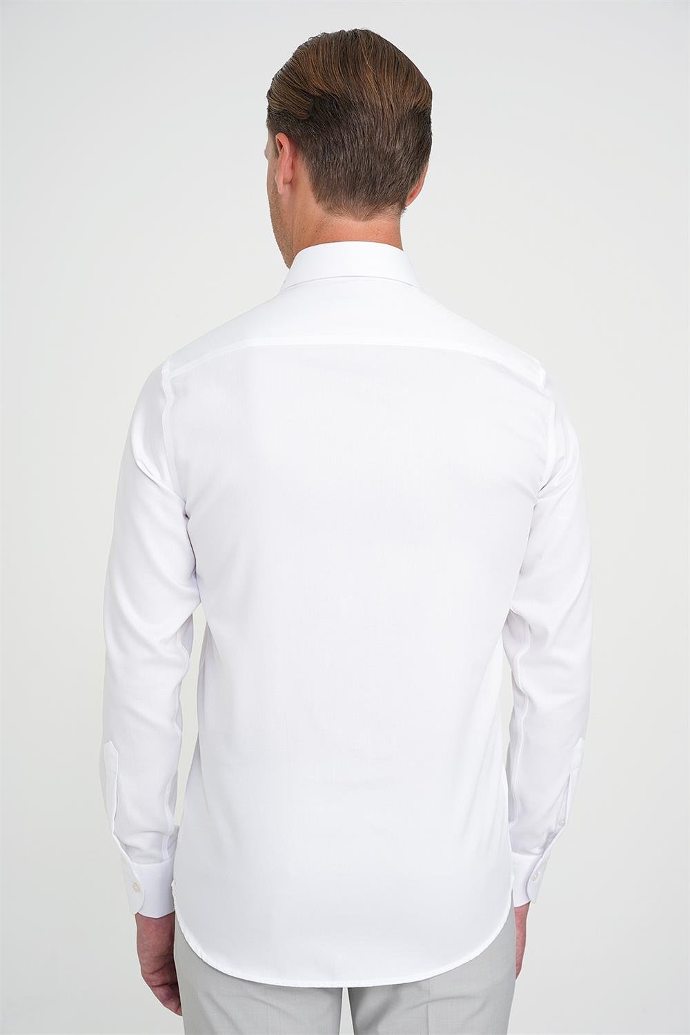 GK 744 Slim Fit Beyaz Klasik Gömlek