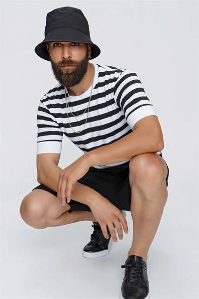 030 Slim Fit Siyah Bermuda