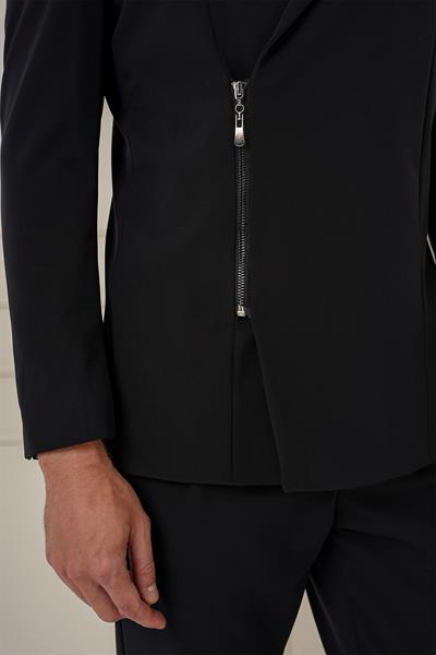 C 687 CEKET