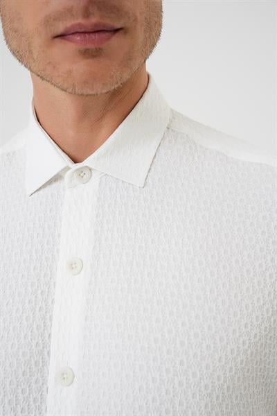 G 1592 Slim Fit Gofre Kumaş Desenli Kısa Kol Beyaz Gömlek 