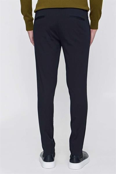 P 1100 Slim Fit Lacivert Spor Pantolon