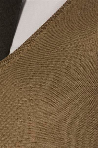 TR 791 Slim Fit Haki V Yaka Triko