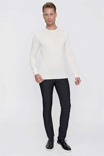 TR 840 Slim Fit Beyaz Klasik Triko