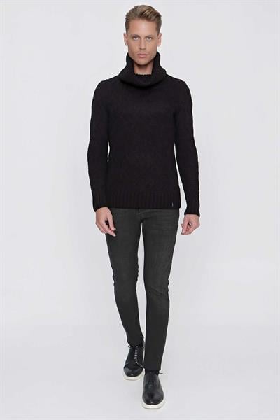 TR 844 Slim Fit Siyah Klasik Triko