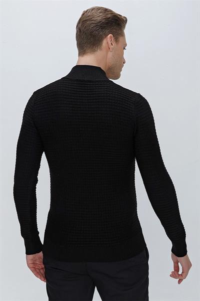 TR 845 Slim Fit Siyah Klasik Triko