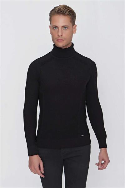 TR 847 Slim Fit Siyah Klasik Triko