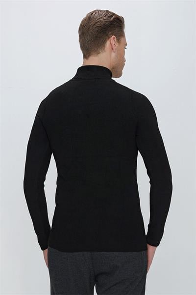 TR 852 Slim Fit Siyah Klasik Triko