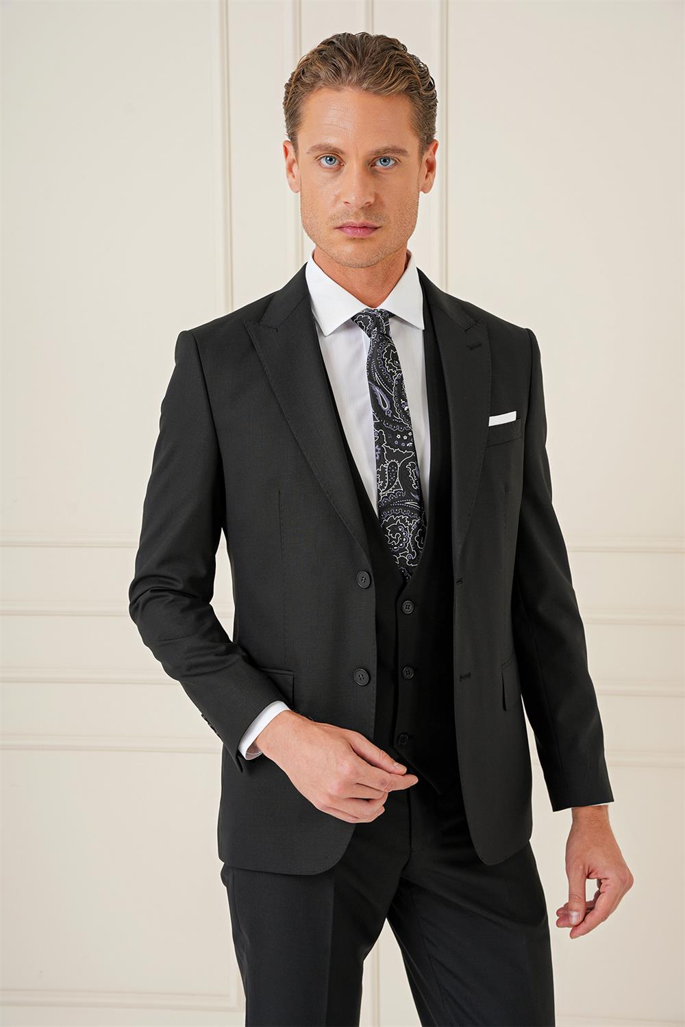 Tk 895 Slim Fit Kırlangıç Yaka Çift Yırtmaçlı Yelekli Klasik Siyah Takım Elbise