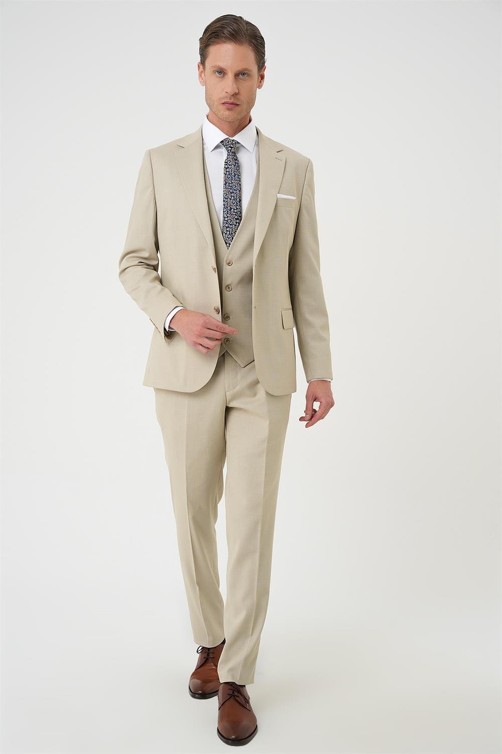 Tk 898 Slim Fit Dokulu Çift Yırtmaç Yelekli Klasik Bej Takım Elbise