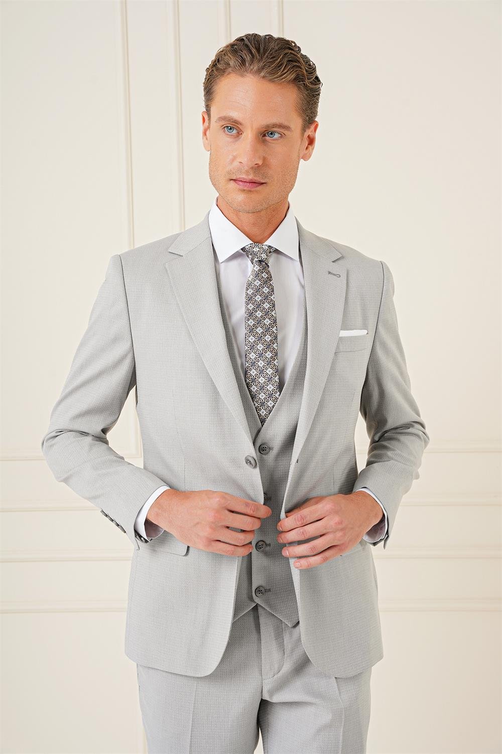 Tk 898 Slim Fit Dokulu Çift Yırtmaç Yelekli Klasik Gri Takım Elbise