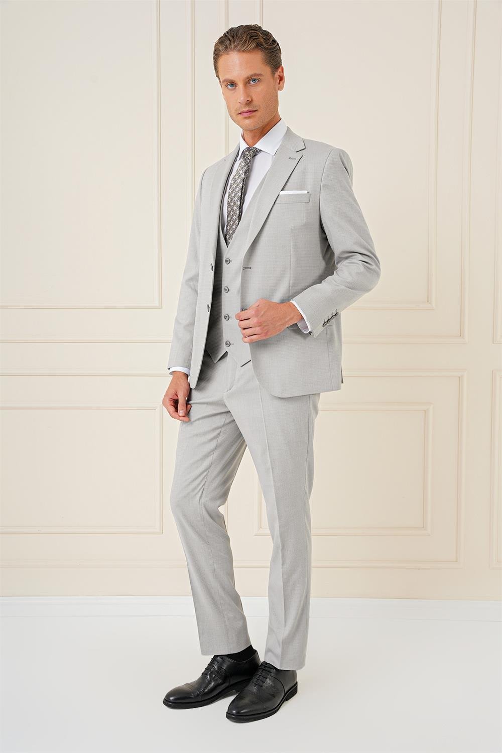 Tk 898 Slim Fit Dokulu Çift Yırtmaç Yelekli Klasik Gri Takım Elbise