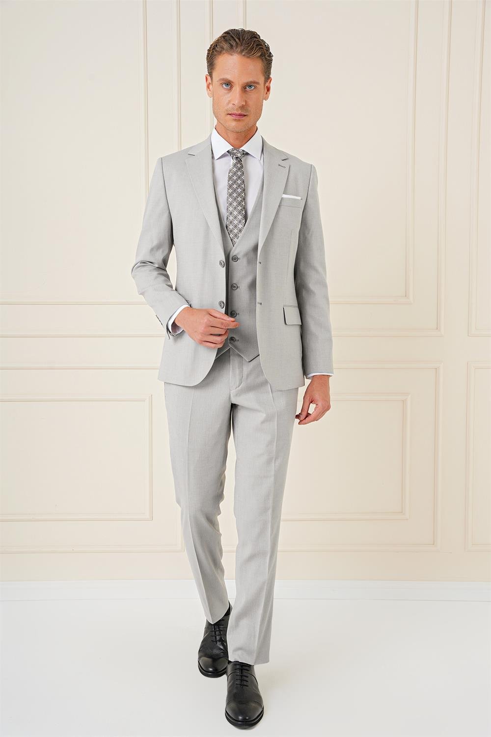 Tk 898 Slim Fit Dokulu Çift Yırtmaç Yelekli Klasik Gri Takım Elbise