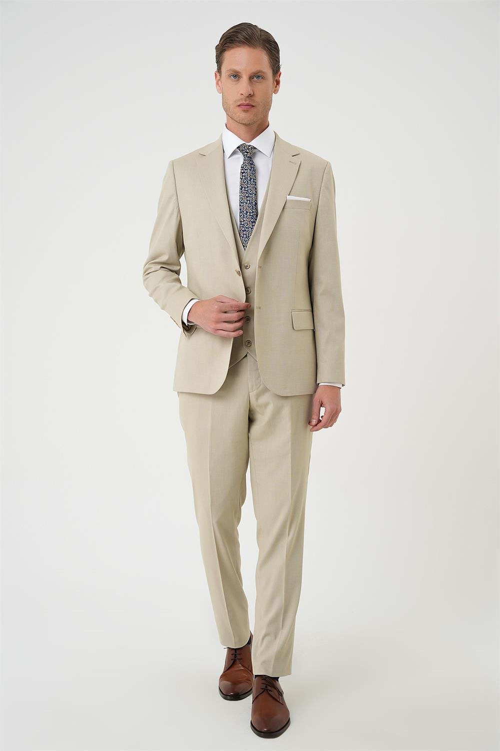 Tk 898 Slim Fit Dokulu Çift Yırtmaç Yelekli Klasik Bej Takım Elbise