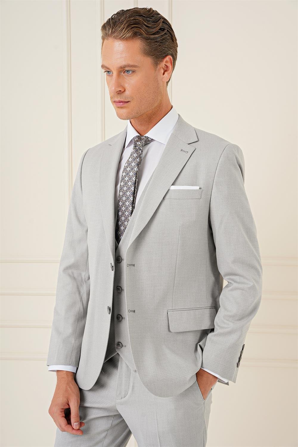 Tk 898 Slim Fit Dokulu Çift Yırtmaç Yelekli Klasik Gri Takım Elbise