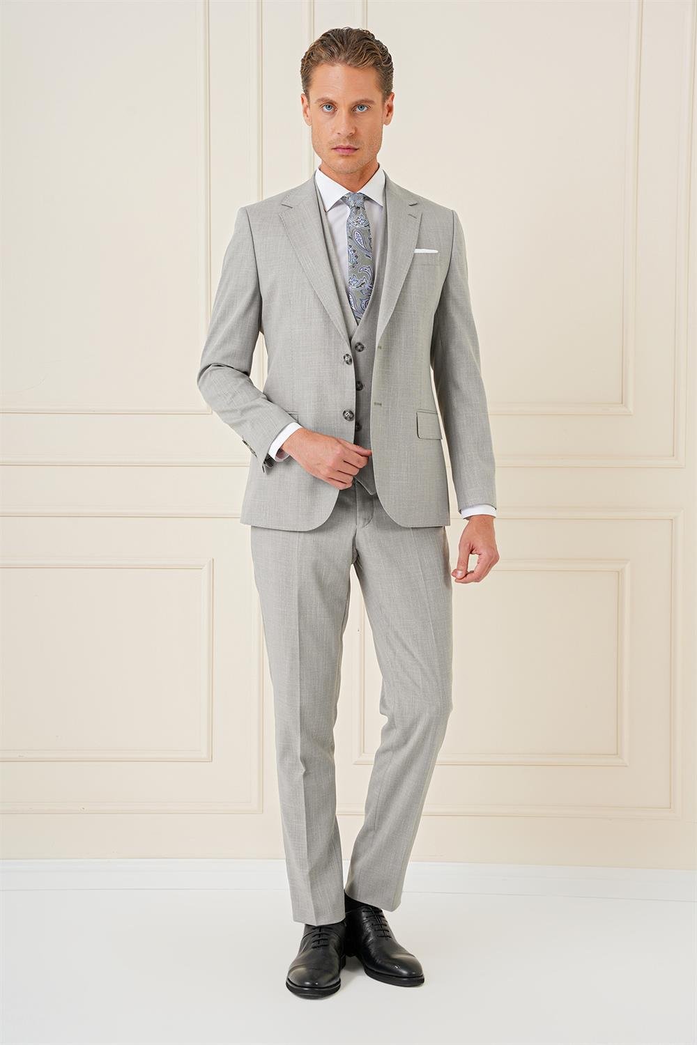 TK 902 Slim Fit Gri Klasik Takım Elbise