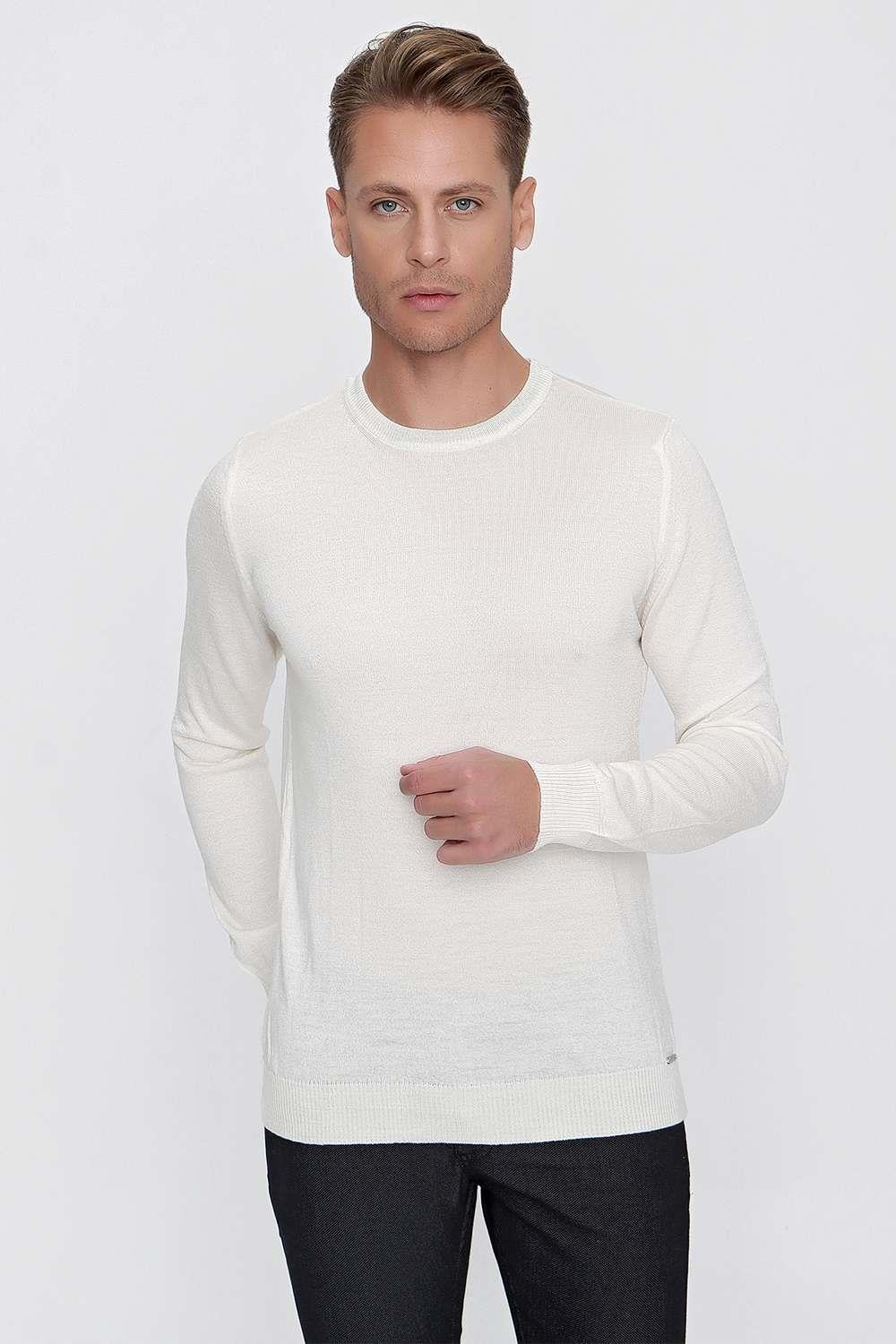 TR 840 Slim Fit Beyaz Klasik Triko