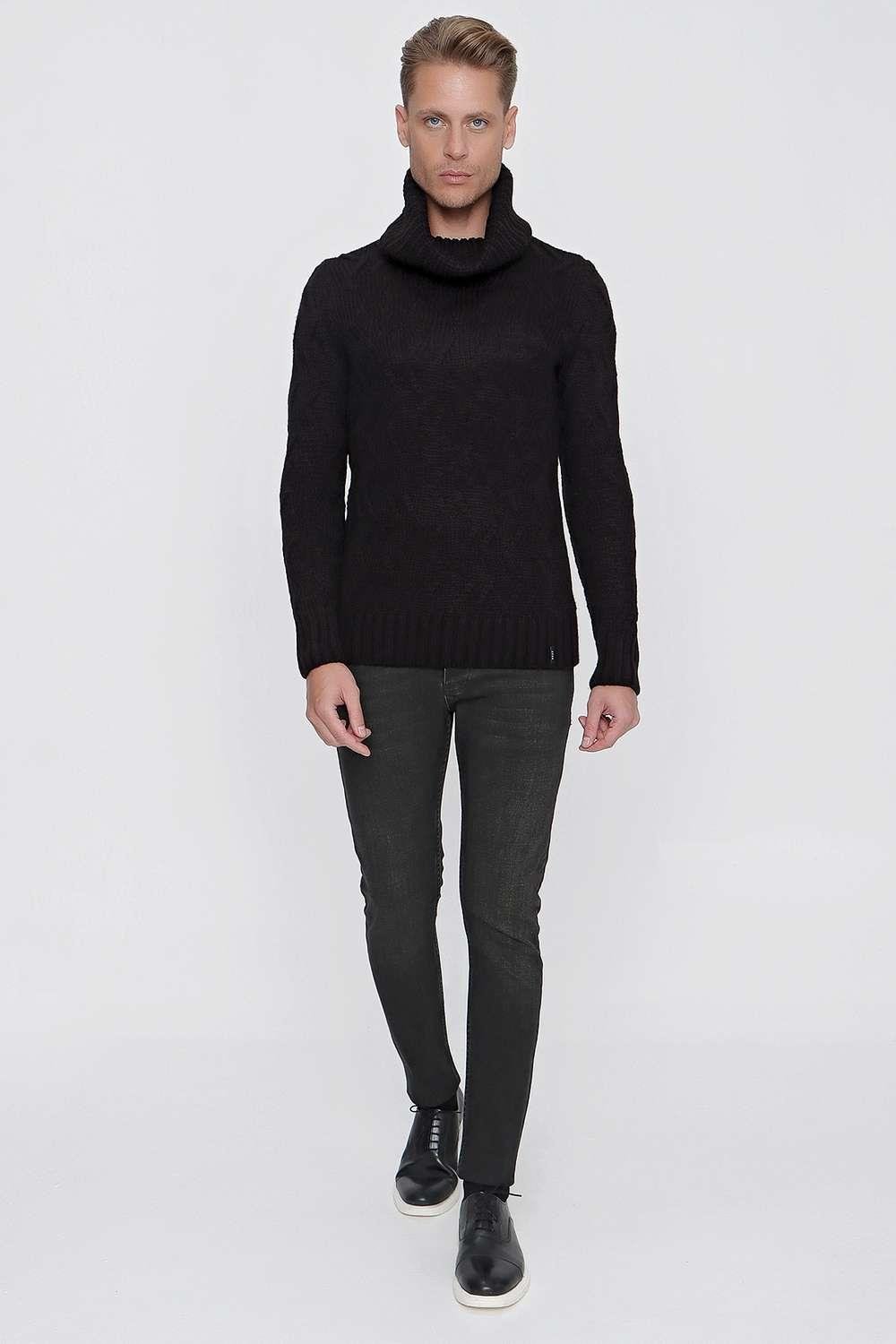 TR 844 Slim Fit Siyah Klasik Triko