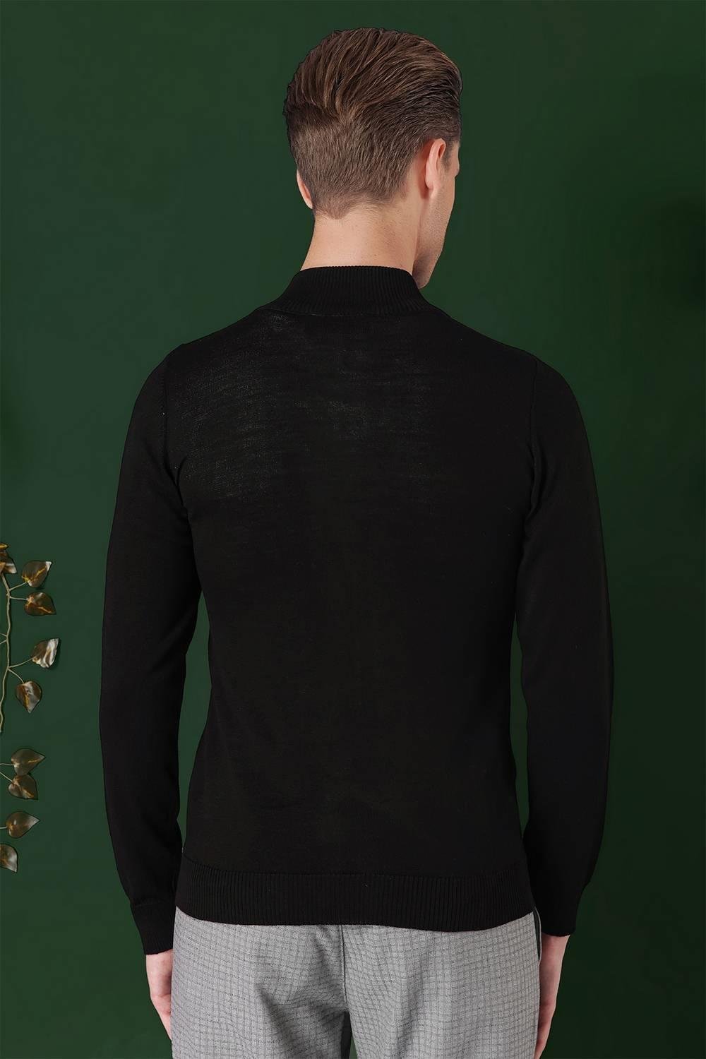TR 860 Slim Fit Siyah Klasik Triko