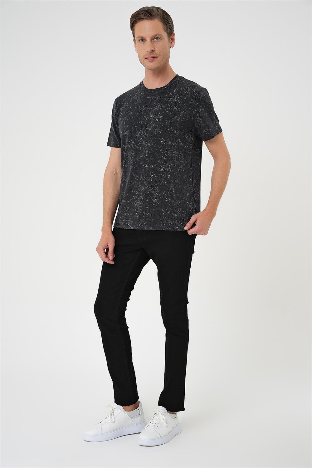 Ts 905 Comfort Fit Bisiklet Yaka Batik Görünmlü Kısa Kol Casual Siyah Tişört