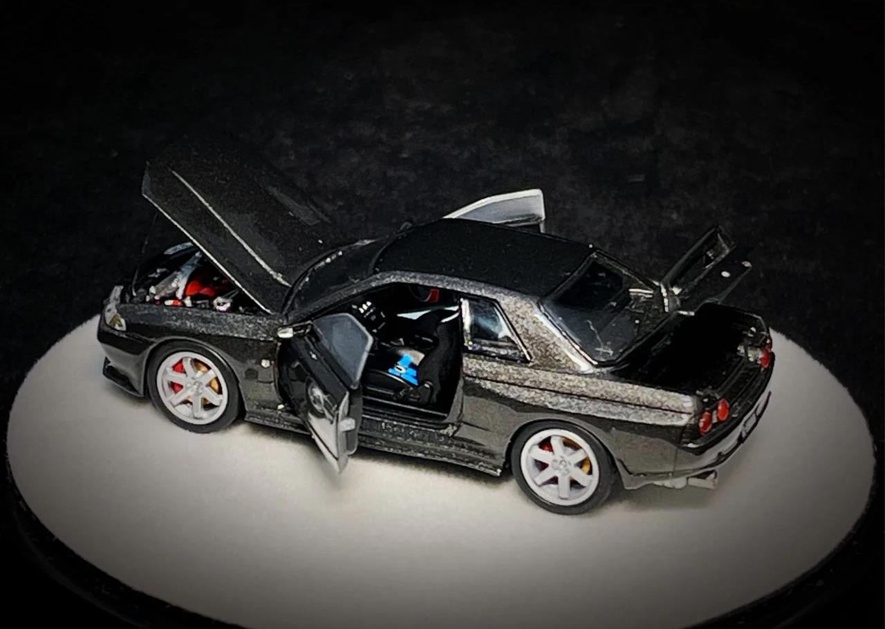 PGM 1:64 Nissan GT-R R32 Metallic Gray Fully Openable