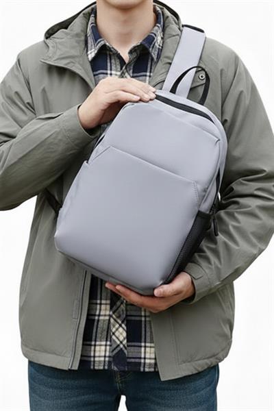 Küçük Ebatlı Gri Sırt Çantası - Günlük Kullanım ve Yürüyüş İçin Uygun - Su Geçirmez Kumaş - 8 Litre