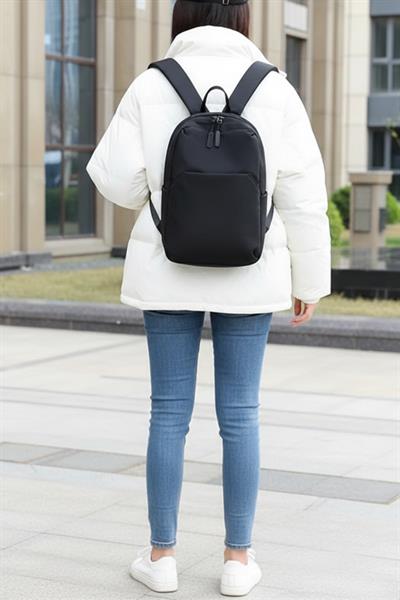 Küçük Ebatlı Sırt Çantası - Günlük Kullanım ve Yürüyüş İçin Uygun - Su Geçirmez Kumaş - 8 Litre