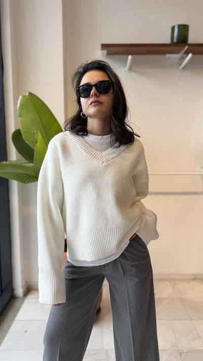 V Yaka Oversize Kazak