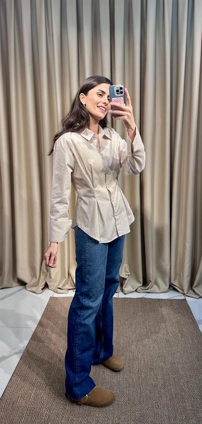 Belden Oturtmalı Krem Gömlek