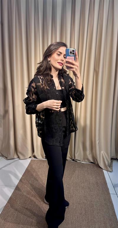 Çiçek Desenli Siyah Transparan Gömlek 