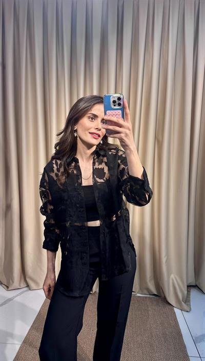 Çiçek Desenli Siyah Transparan Gömlek 