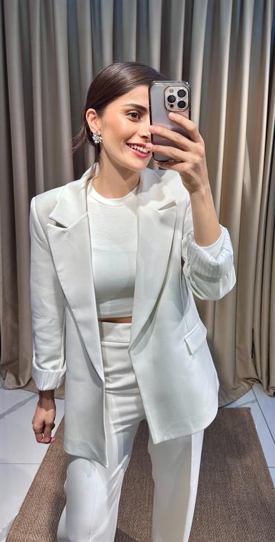 Çizgi Astarlı Beyaz Blazer Ceket