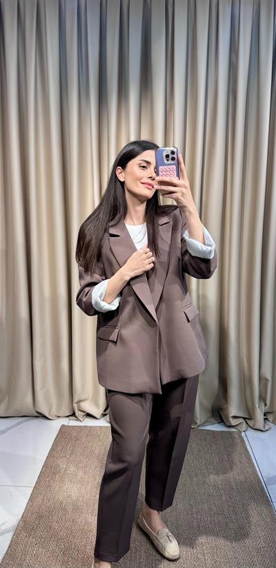 Çizgi Astarlı Kahve Blazer Takım 